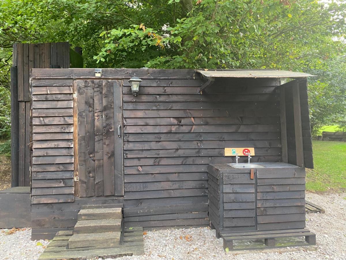 The Shepherd'S Hut - Wild Escapes Wrenbury Off Grid Glamping - Ages 12 And Over Baddiley Exteriér fotografie
